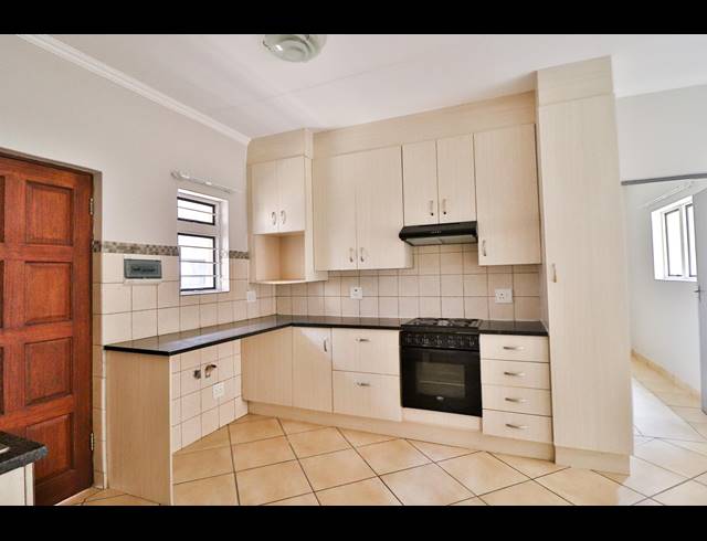 2 BEDROOM FLAT SOLD IN VILLIERIA
